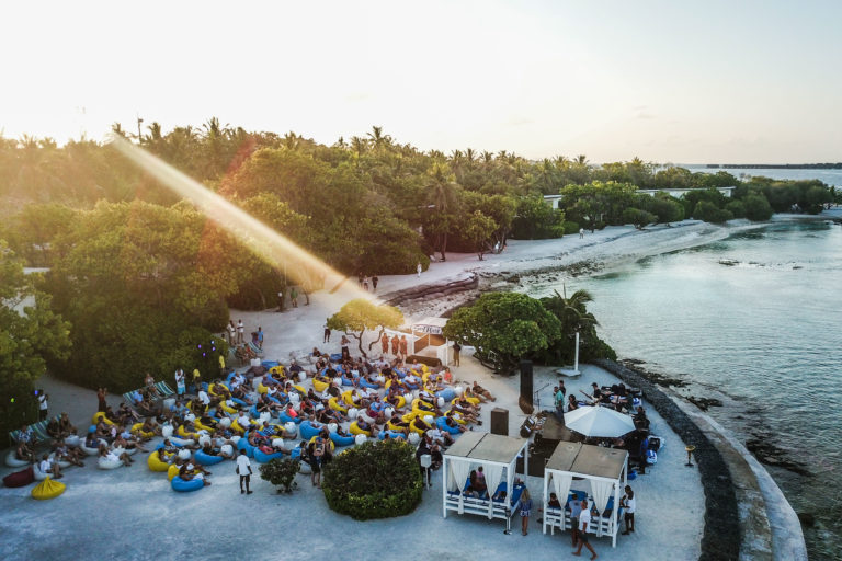 Group bookings with Holiday Inn Resort Kandooma Maldives